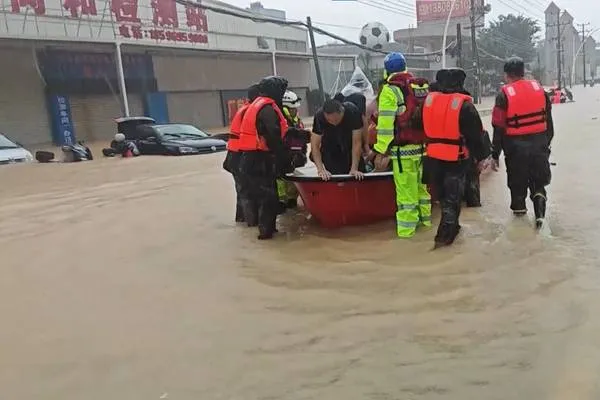 599 mila persone evacuate nella provincia cinese del Fujian a causa del tifone Saudel