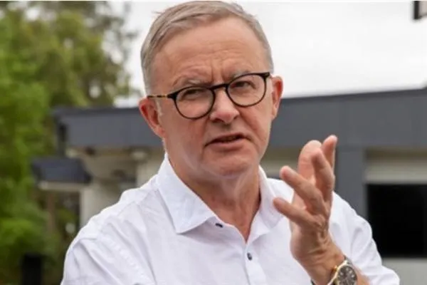Albanese: Em li hember qurbanên fêrxiyê ne, her gavêkê alîkar dibin