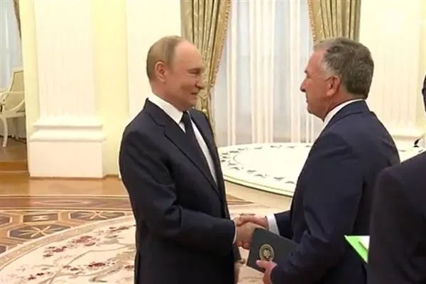 Civîna Putin û Witkoff dema xwe ya pêşînê berî sedemekê demaya sê saetan mezin bû
