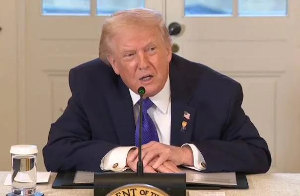 Condenan la afirmación de Trump de que las tropas de la OTAN se mantuvieron alejadas de la línea del frente en Afganistán