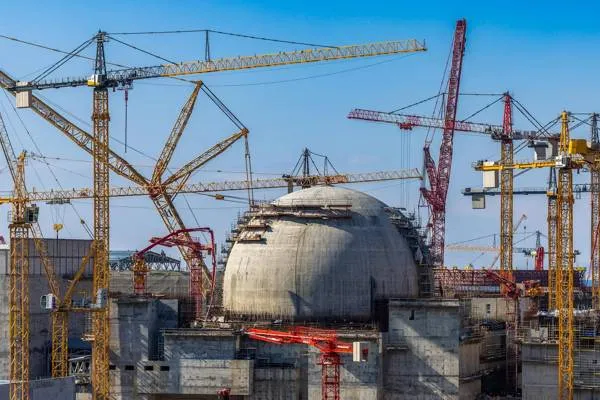 В АЕЦ „Аккую“ завърши монтажът на блоковите трансформатори