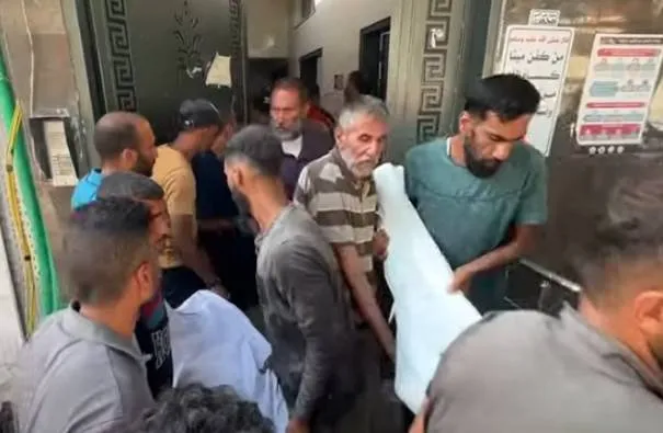 ガザでのイスラエルの攻撃で少なくとも12人が死亡