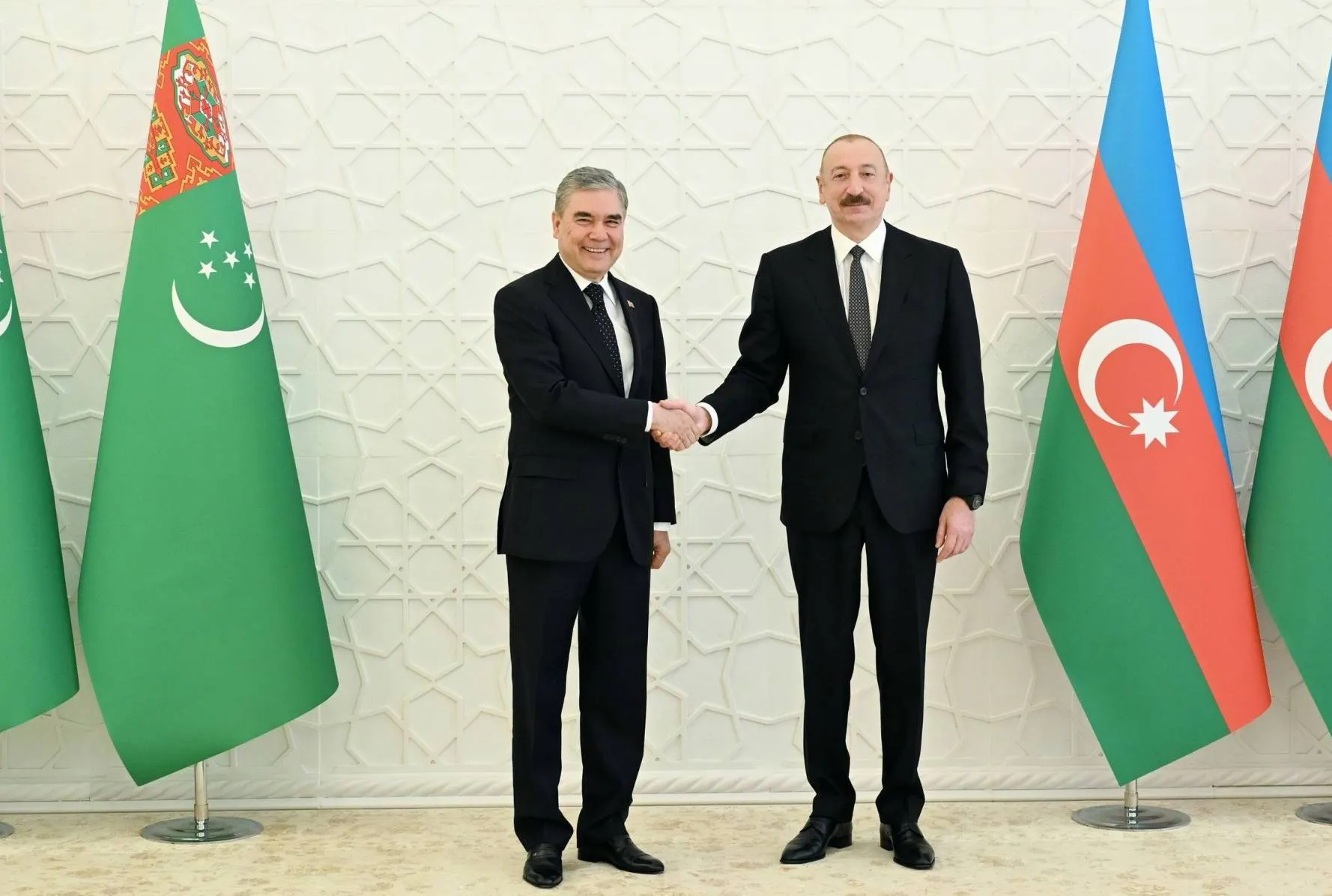 Aliyev s-a întâlnit cu președintele Consiliului Popular din Turkmenistan, Berdimuhamedov