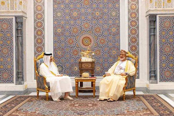 Oman's Sultan Tariq meets Qatari Prime Minister Al-Thani