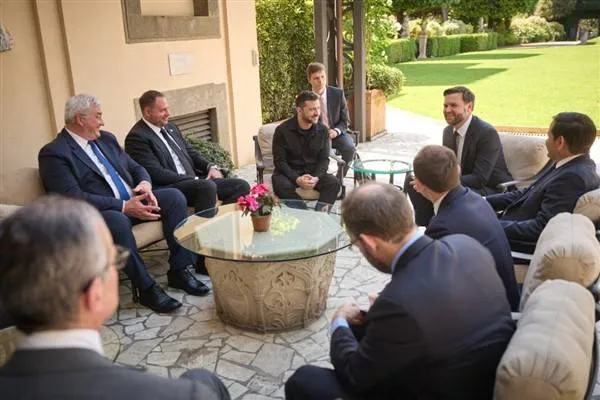 Zelensky held meeting with US officials