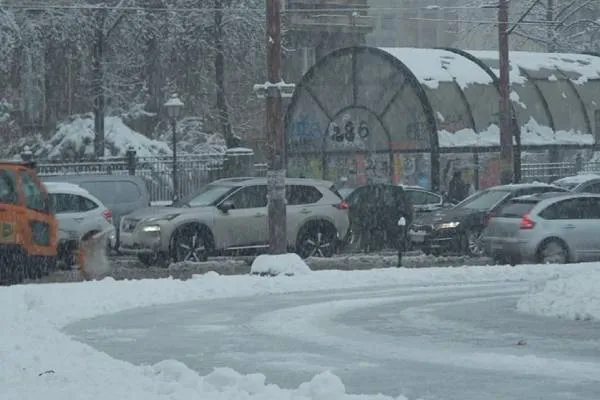 Ninsorile din Serbia au afectat negativ rutele de transport