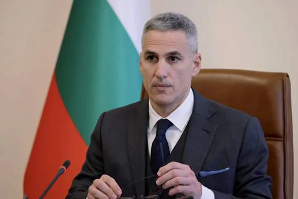 Премиерът на България Гюров: България разполага с достатъчни горивни резерви