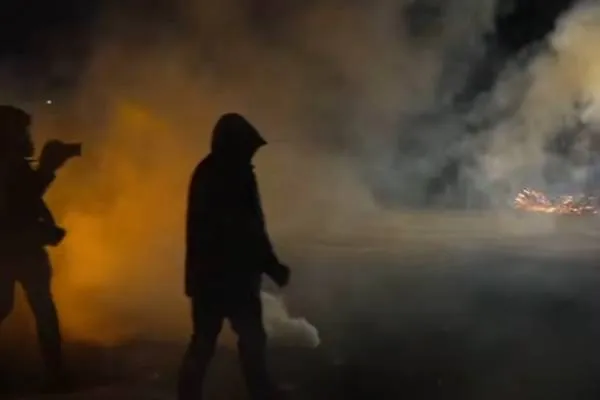 ترامب يهدد باستخدام قانون التمرد