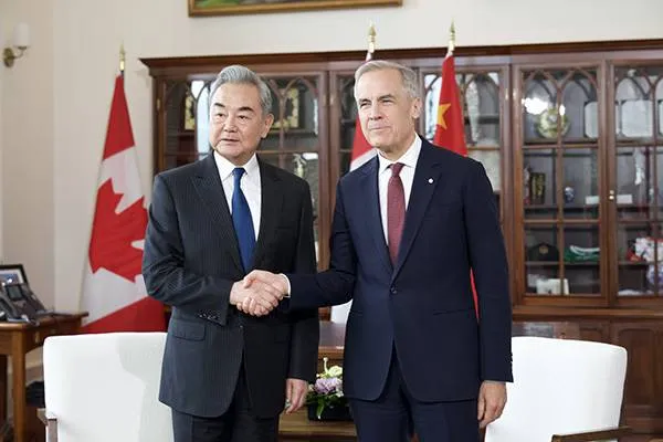 Kryeministri i Kanadasë Carney u takua me Wang Yi