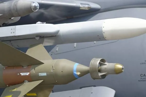 Russia and Ukraine exchange attacks: 233 combat engagements on the front