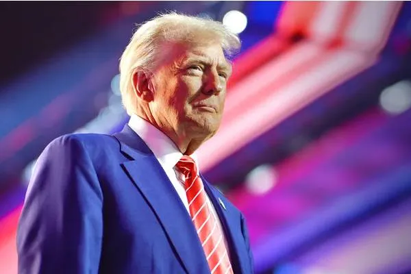 Trump Papa ya nû Kardînal Robert Francis Prevost pîroz kir