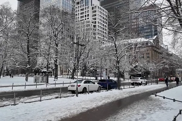 Heavy snow and ice disrupt traffic in Germany