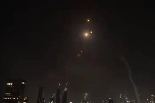 Iranian missiles continue to strike Tel Aviv