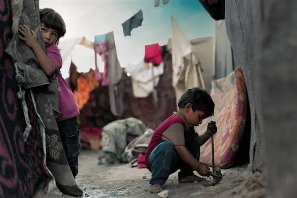 UNRWA: Furtunile și ploile au distrus adăposturile temporare din Gaza