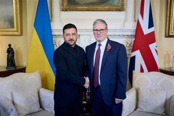 Zelensky bi Serokwezîrê Brîtanyayê Starmer re axivî