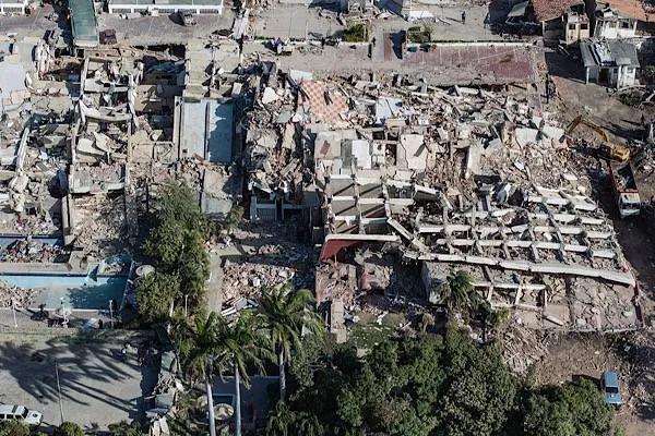 Dopo il terremoto in Venezuela, migliaia di persone continuano a lottare per sopravvivere nei rifugi temporanei