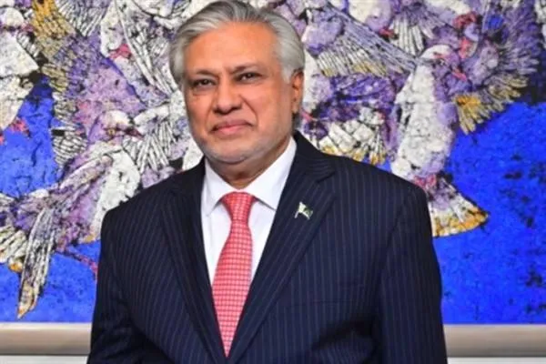 معاون نخست‌وزیر پاکستان، دار، پس از سفر به تاجیکستان به اسلام‌آباد بازگشت