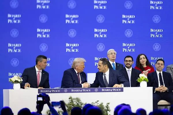 Al-Thani a semnat documentul de aderare la Consiliul Păcii