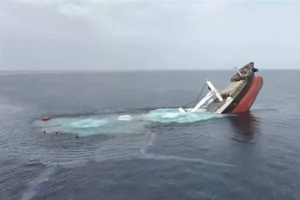 Houthis threaten to continue attacks on ships