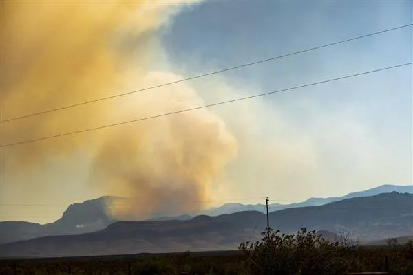 Aviones de combate israelíes atacan edificios militares de Hezbollah en el sur de Líbano