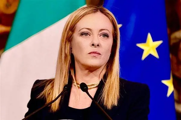 Meloni invita l'UE ad agire congiuntamente contro la migrazione irregolare