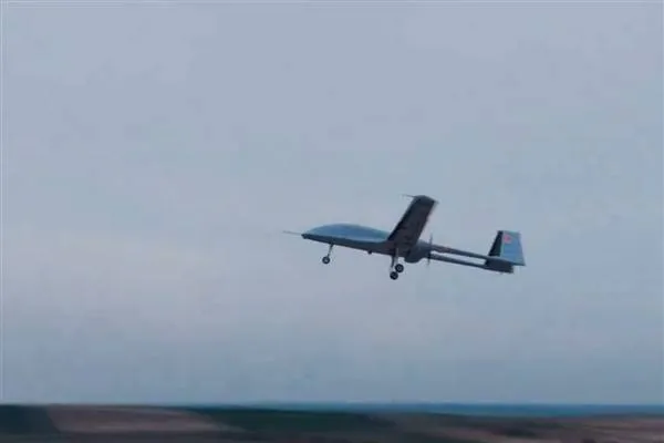 Bayraktar TB3の2番目の試作機が3回目の飛行テストを成功裏に完了