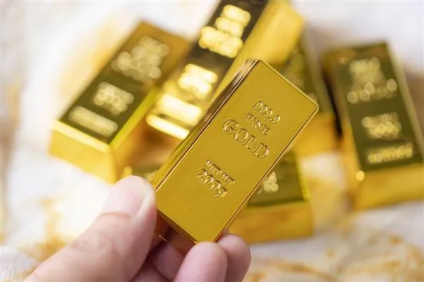 Cinesi Acquistano 835.000 Tonnellate di Oro nei Primi 9 Mesi dell'Anno