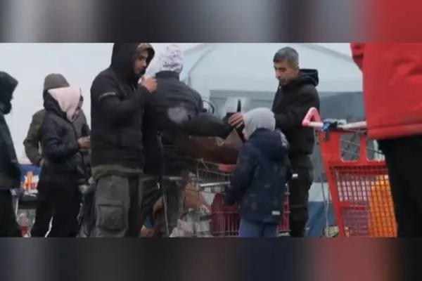 Spain grants legal status to hundreds of thousands of migrants without residence permits