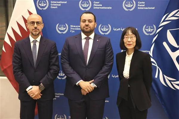 El Xulaifî bi Serokê Dadgeha Cinayeta Navneteweyî Akane re civî