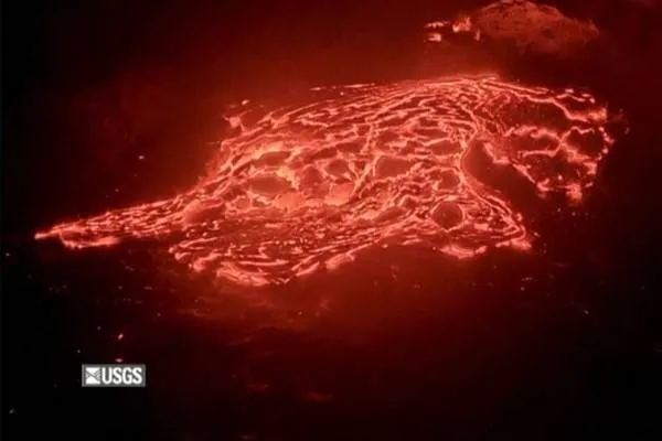 انفجار الحمم البركانية من بركان كيلوا في هاواي