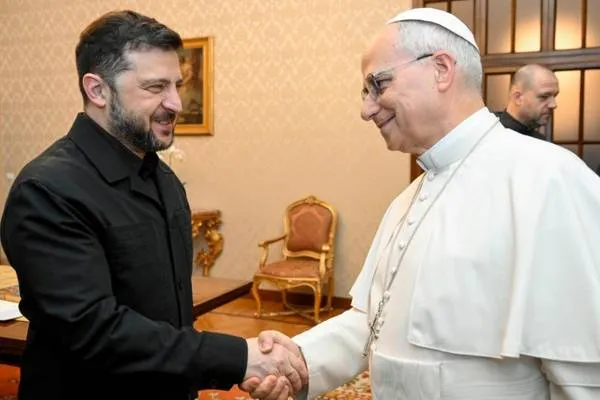 Zelensky lihev kirina bi Papa Leo XIV