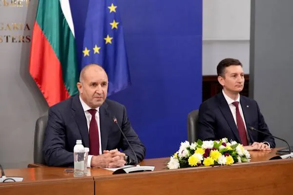 Радев: Укрепват се прозрачността и механизмите за контрол в публичните финанси
