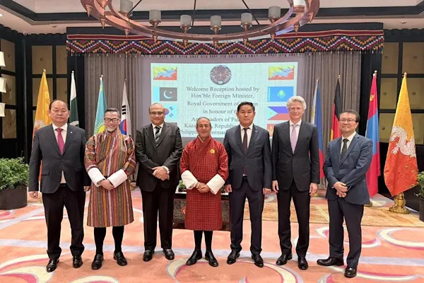 Kazakh Ambassador Yeskarayev presents credentials to King of Bhutan