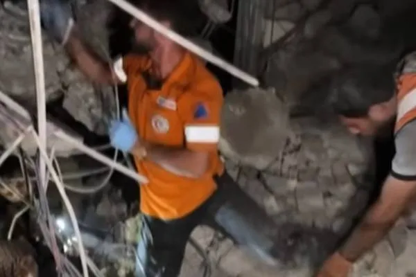 Di hêzên İsraêl de li Qezzeyê 33 kes mirin