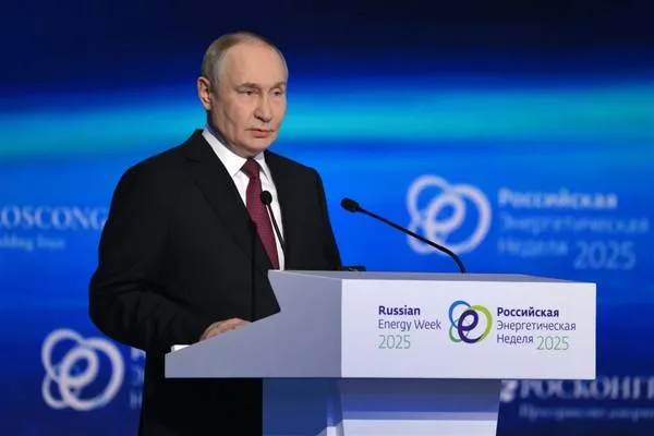 Putin: Sectorul petrolier rus funcționează în mod fiabil
