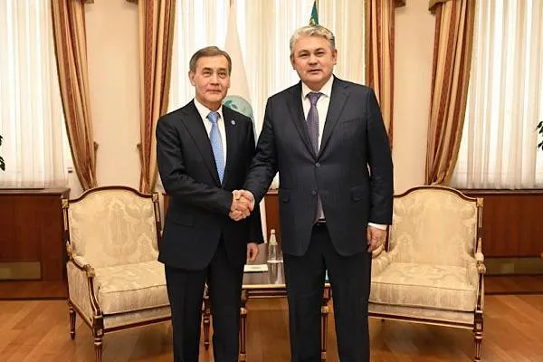 El ministro de Asuntos Exteriores de Kazajistán, Kosherbayev, se reunió con Yermekbayev