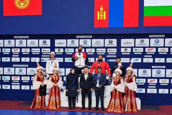 Hüseyin a câștigat două medalii de bronz la Jocurile Mondiale ale Nomazilor