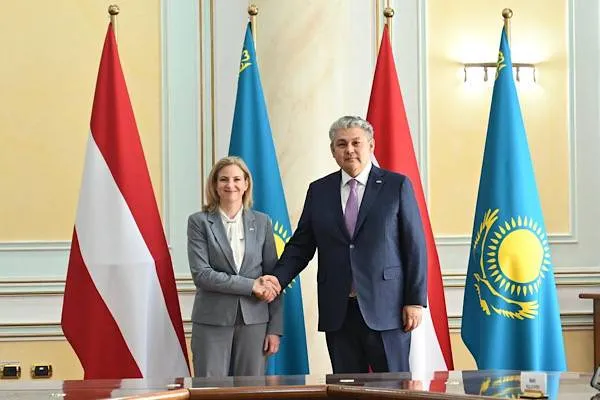 Kosherbayev ha incontrato il ministro federale dell’Interno austriaco Karner