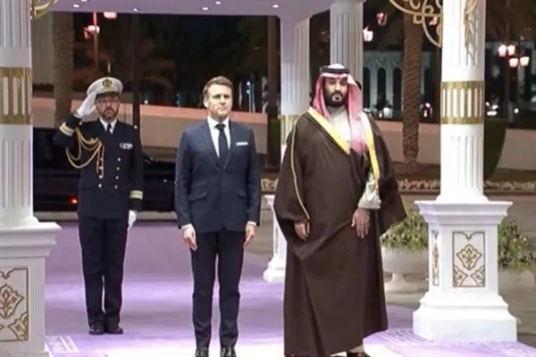 Macron y bin Salman piden elecciones presidenciales en Líbano