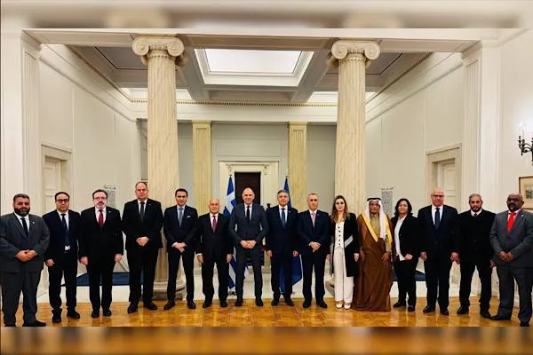 Katarischer Botschafter traf den griechischen Außenminister und arabische Botschafter