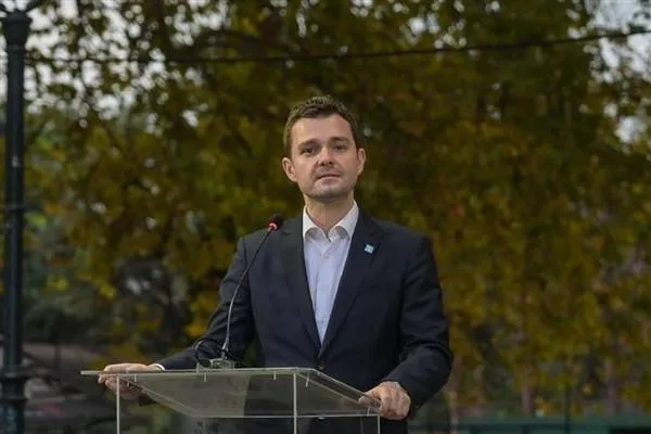 Mucunski bi navê şandekê bi peymana xwe yê bi Hifzî re civî