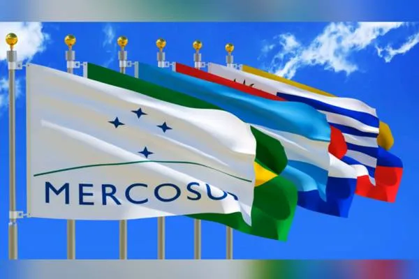 フランス、EUのメルコスール巨大協定をめぐる重要投票の延期を模索