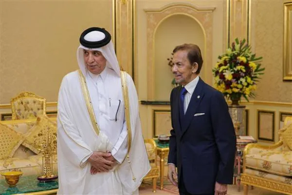 カタールのアル・ムライヒ大臣がブルネイのボルキア国王と会談