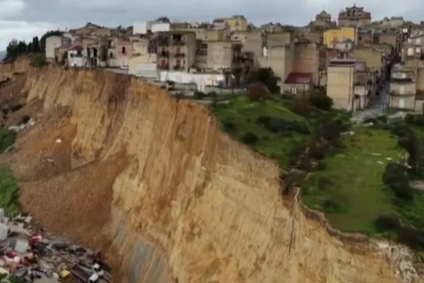 Li Niscemiya Sicîliyayê piştî şemitîna axê zêdetir ji hezar kes hatin tahliyekirin
