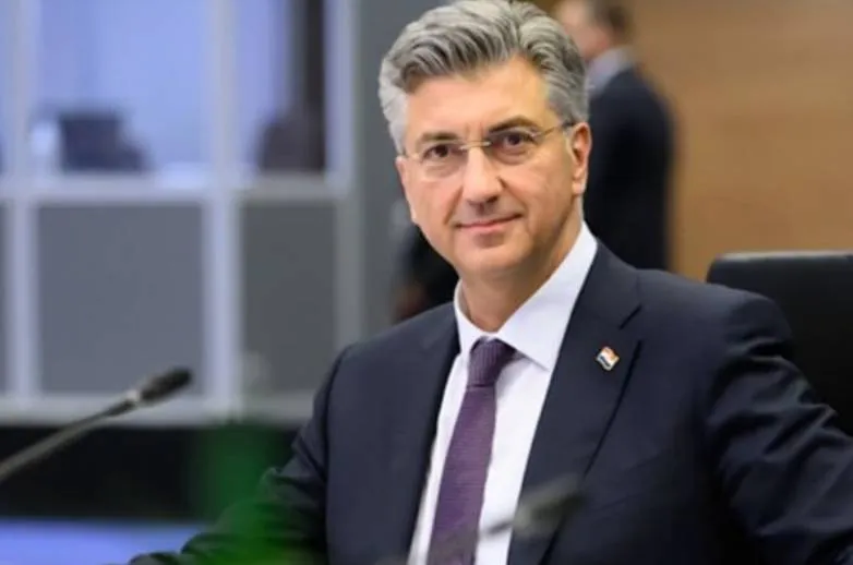 Plenković gratulált Niculescu román miniszterelnöknek