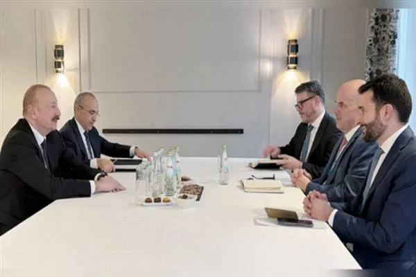 Aliyev meets with Oracle CEO in Munich