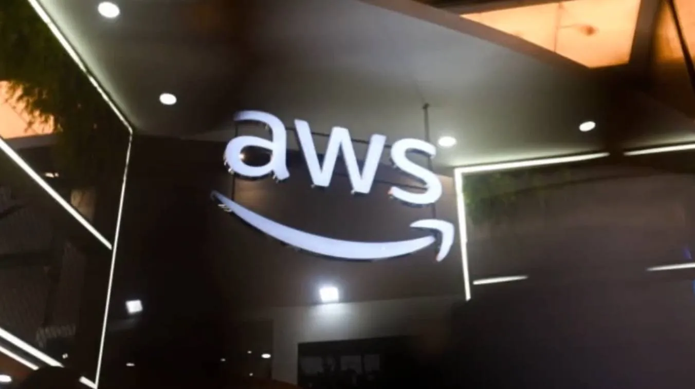Peste 1.000 de aplicații și site-uri afectate de întreruperea Amazon