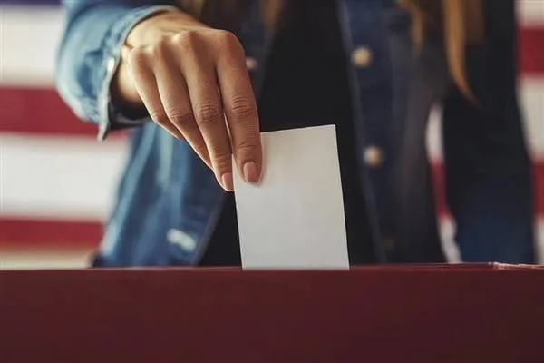 Lîberalên navendî yên Holendeyî bi Wilders-ê popûlîst hevhev dikin