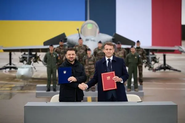 اوکراین و فرانسه توافق‌نامه‌ای درباره جنگنده‌های رافال امضا کردند