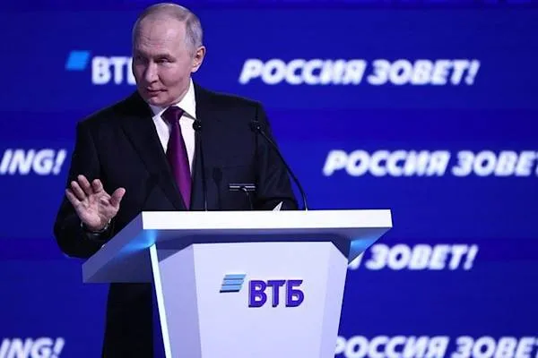 بوتين يلتقي وزير الخارجية المصري عبد العاطي